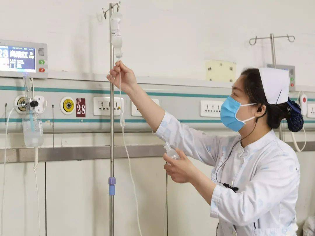 学党史学先进2020年度医院十佳护士窦思雨