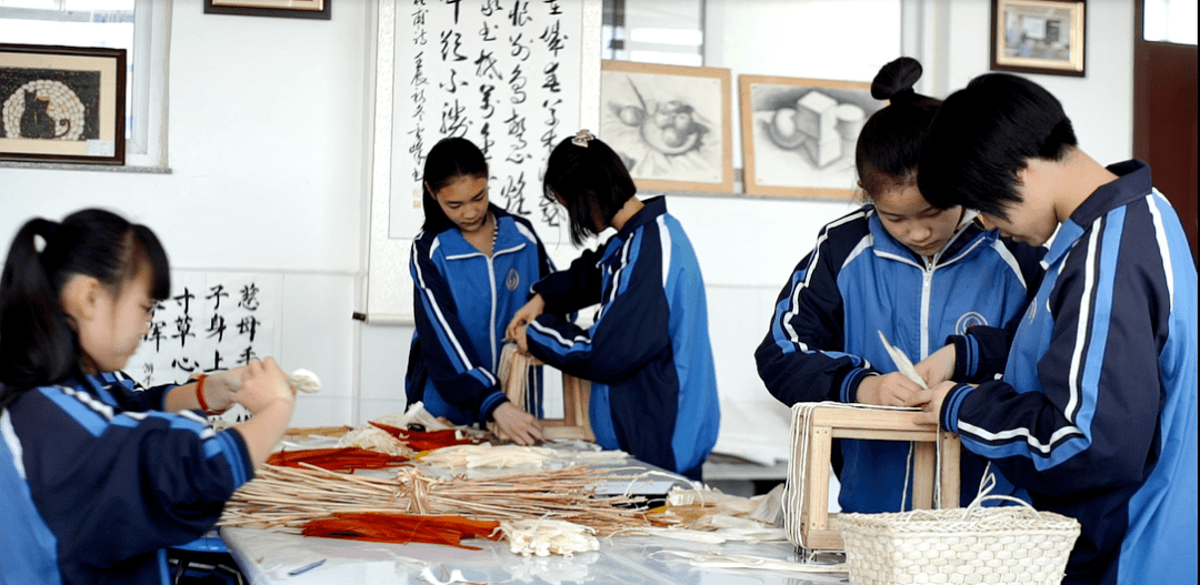 典型案例74龙口市诸由观镇诸由学校一主两翼劳动教育体系助力学生