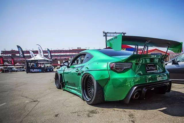 丰田86车主看了会高潮,全球首台第3代火箭兔宽体案例