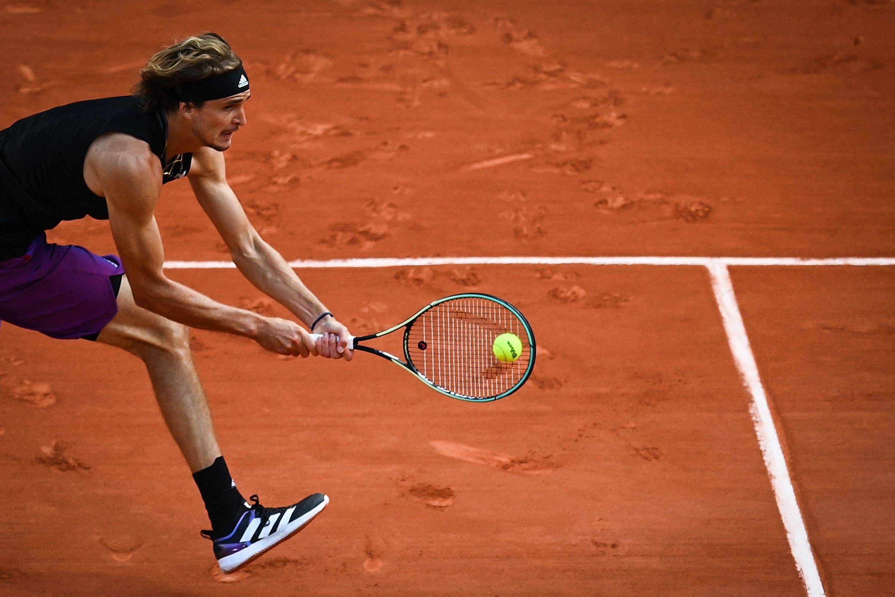 网球法网兹维列夫晋级半决赛