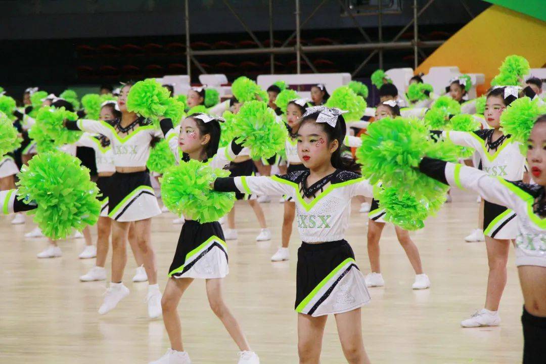 十四人的队形 f607396ffc724326a8ad405089b8ddd3.jpeg