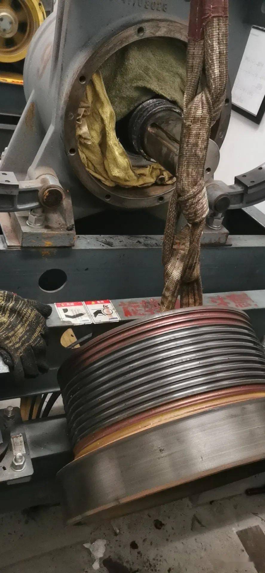 更换曳引机轴承07这是三个刹车吗?