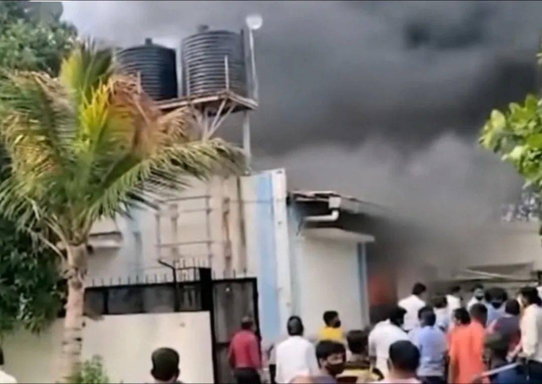 突发 一化工厂爆炸起火致18人遇难 秦皇岛