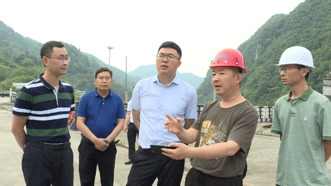 贾旭东到石材产业园和沙湾码头调研提出了这些要求