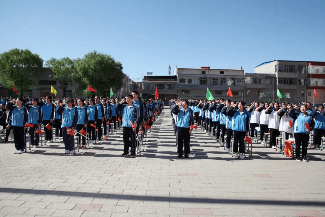 心怀感恩筑梦远航朔城区二中举行2021届毕业典礼