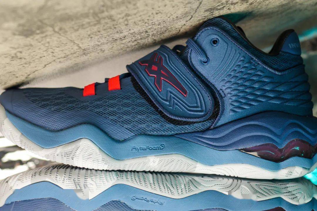 侃鞋丨2020年度最强实战的平替asicsinvadenova开箱