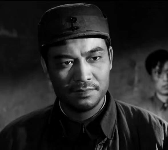 电影《暴风骤雨》的编剧林蓝,是周立波的夫人,曾和周立波一起参加过