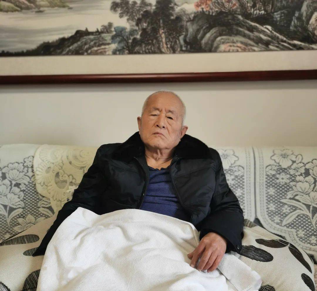 郝玉贤, 1945年2月生,曾任山东省博兴县农技站站长,兴福镇镇长等.