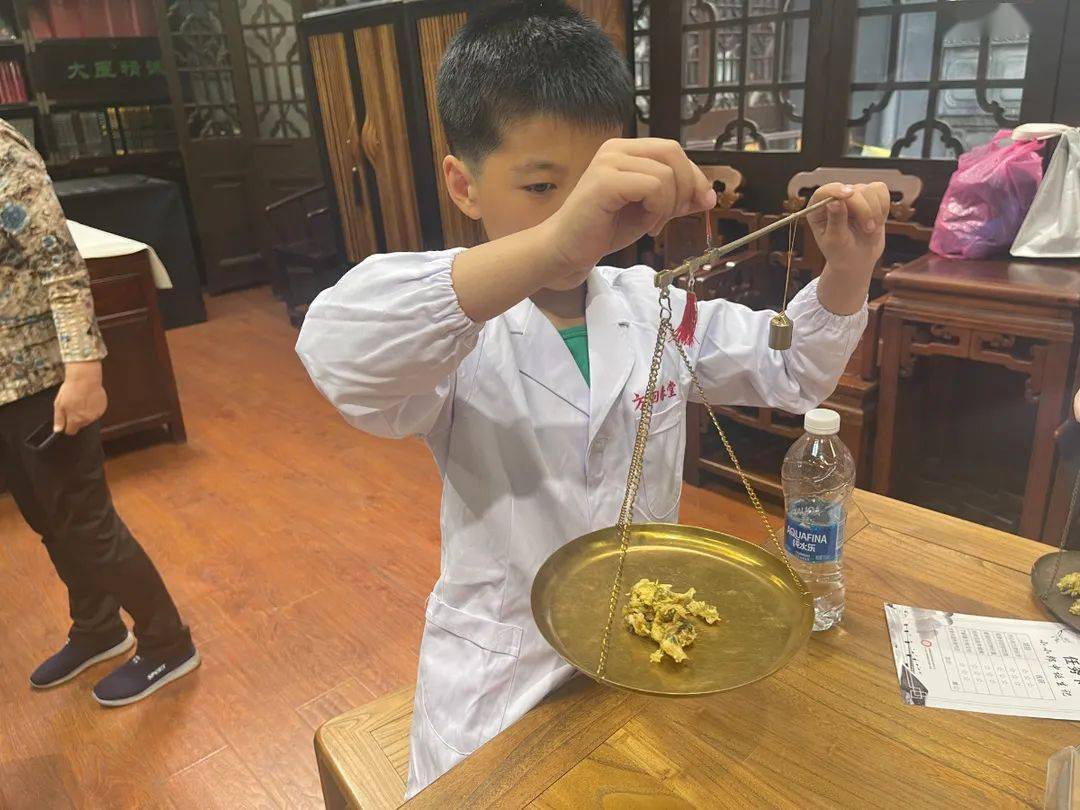 小小郎中诞生记方回春堂中医药文化研学活动