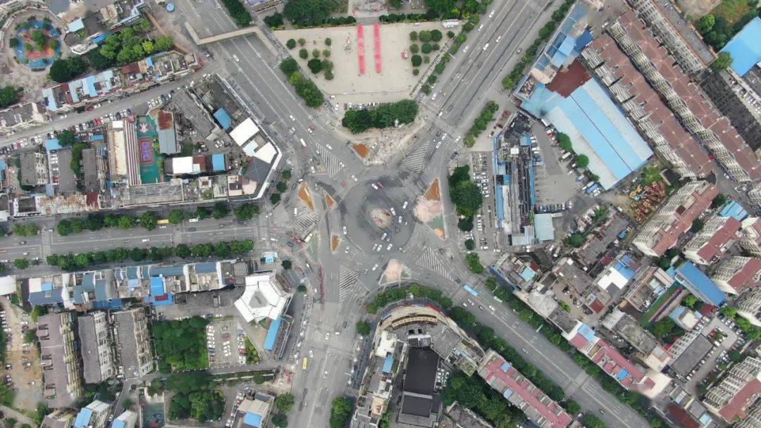临桂金山大圆盘的改造一直备受市民关注,昨天,临桂交警发布临桂金山大