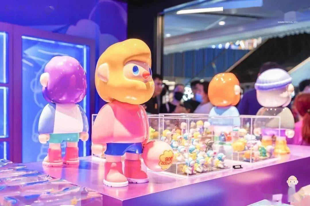 在上海看展潮玩嗨一夏