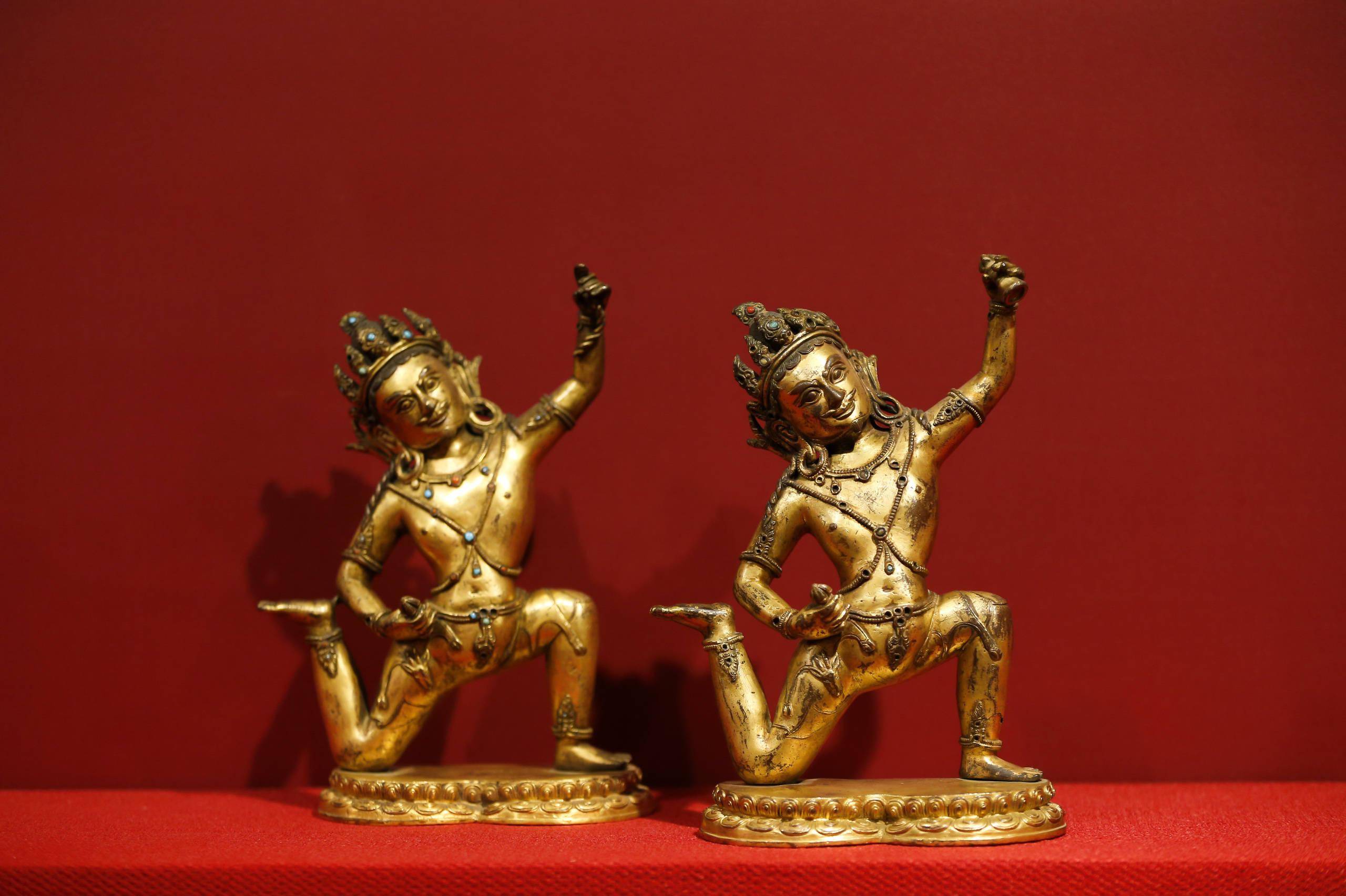 本次将上拍珍贵家具,佛造像与玉器珍宝三大专场共计 几百件甄选拍品.