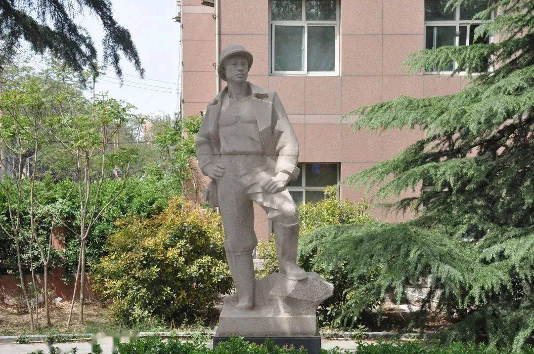 七十多年来,马万水英雄集体先后20次攀登全国冶金矿山掘进高峰,至今