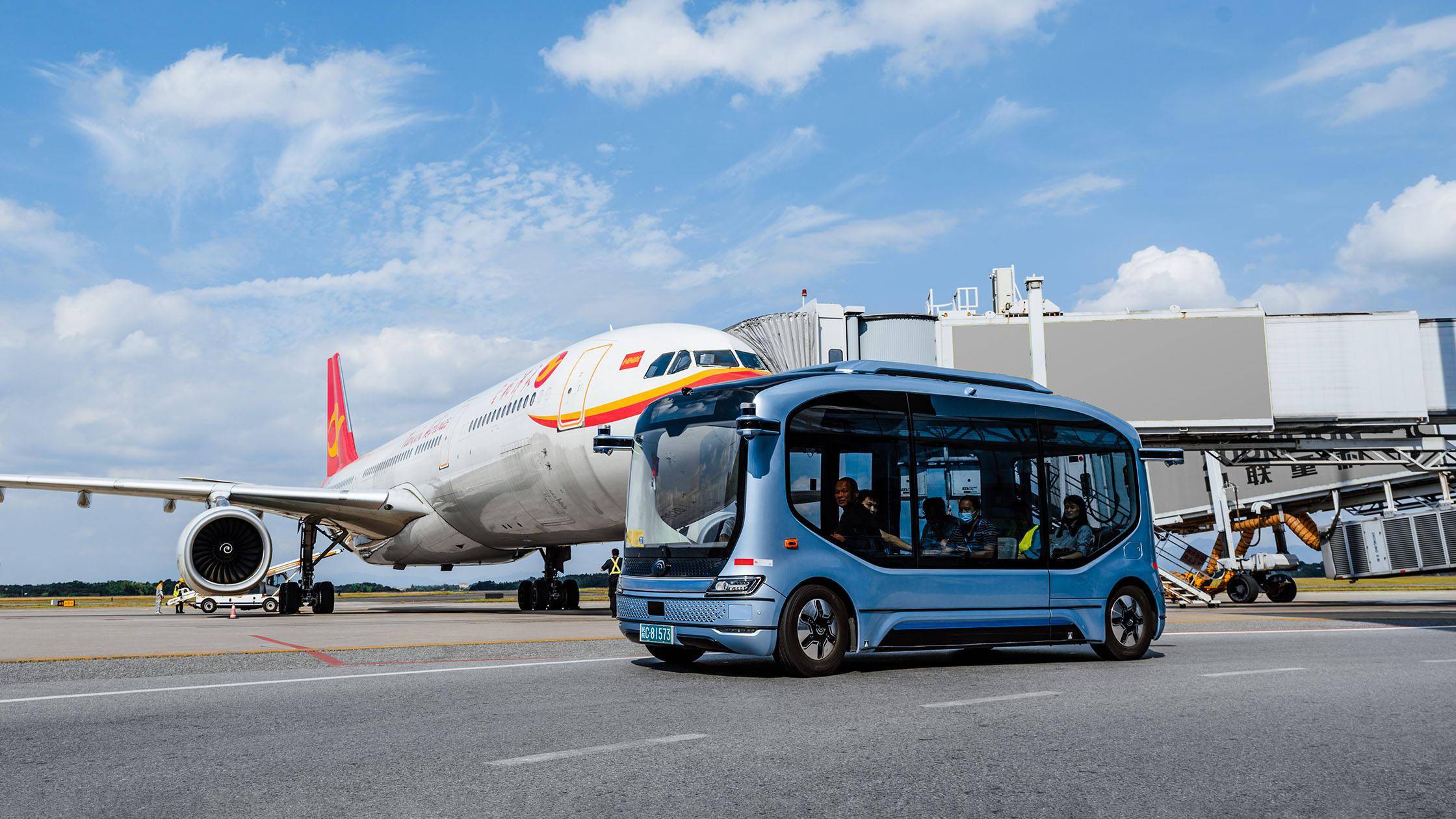 运营|开启国内首例机坪内载人测试，宇通无人驾驶巴士进驻长沙黄花国际机场