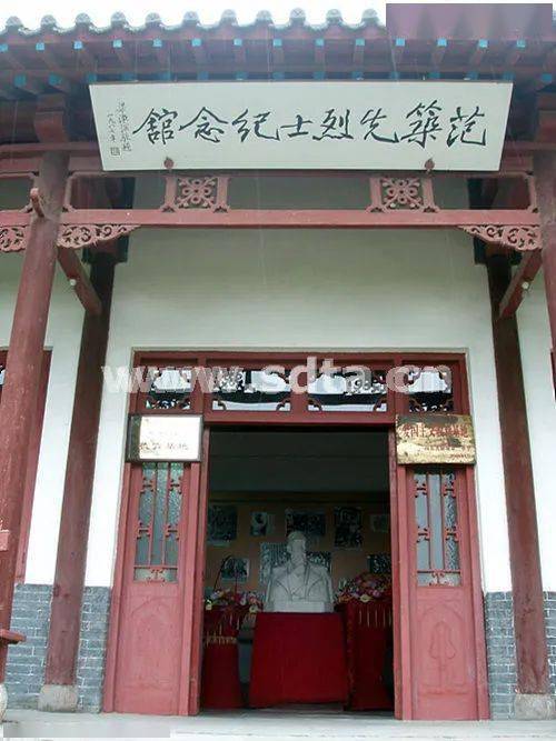 全天开放开放时间聊城市东昌府区湖滨路2号地理位置范筑先纪念馆位于