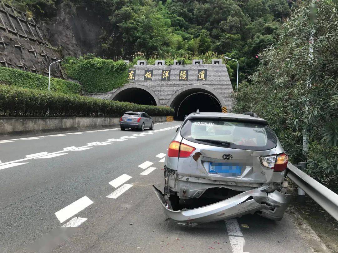 追尾事故,在甬莞高速(安溪往厦门方向)东坂洋隧道前2021年6月14日11时