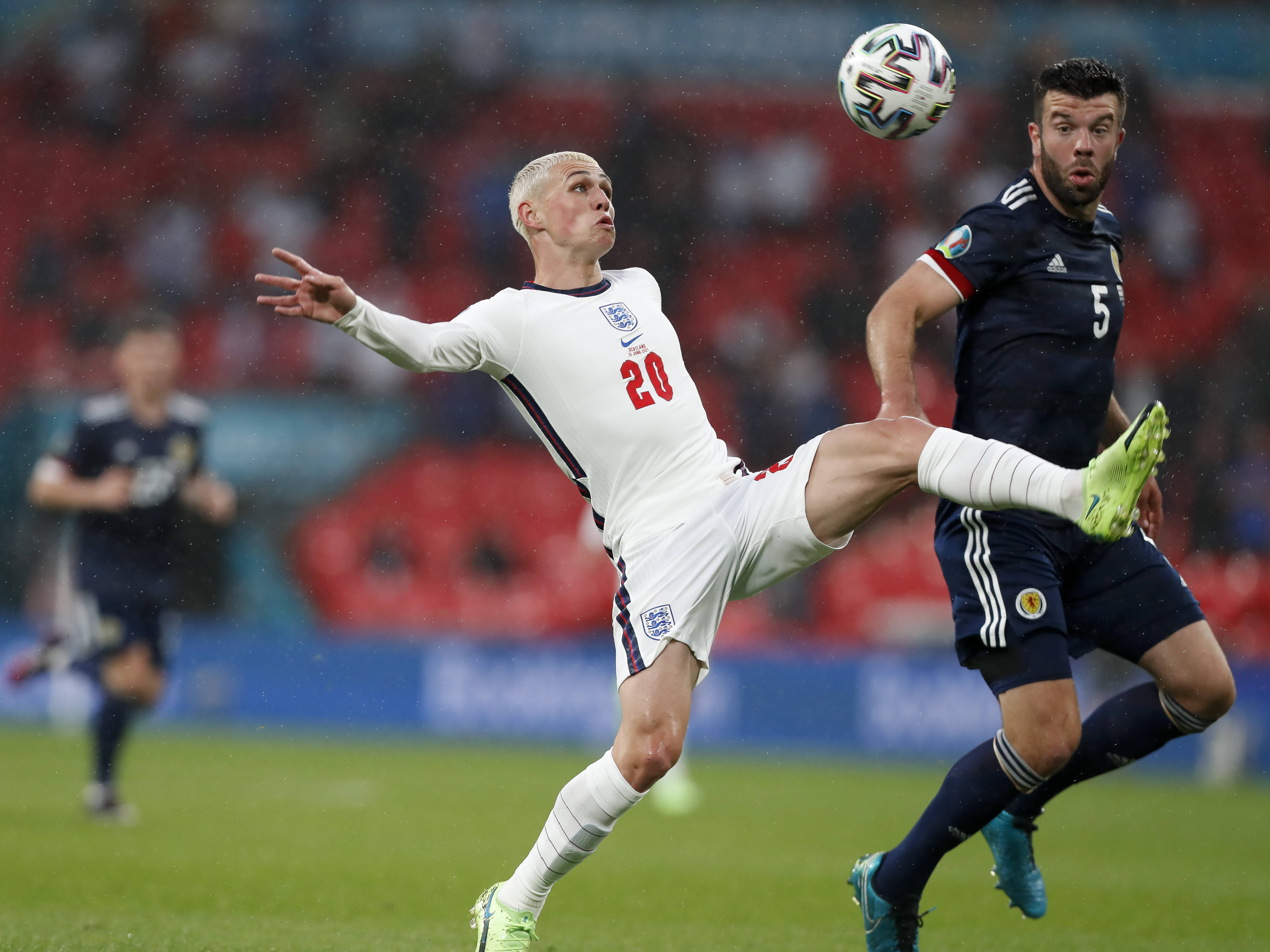 足球欧锦赛小组赛英格兰平苏格兰