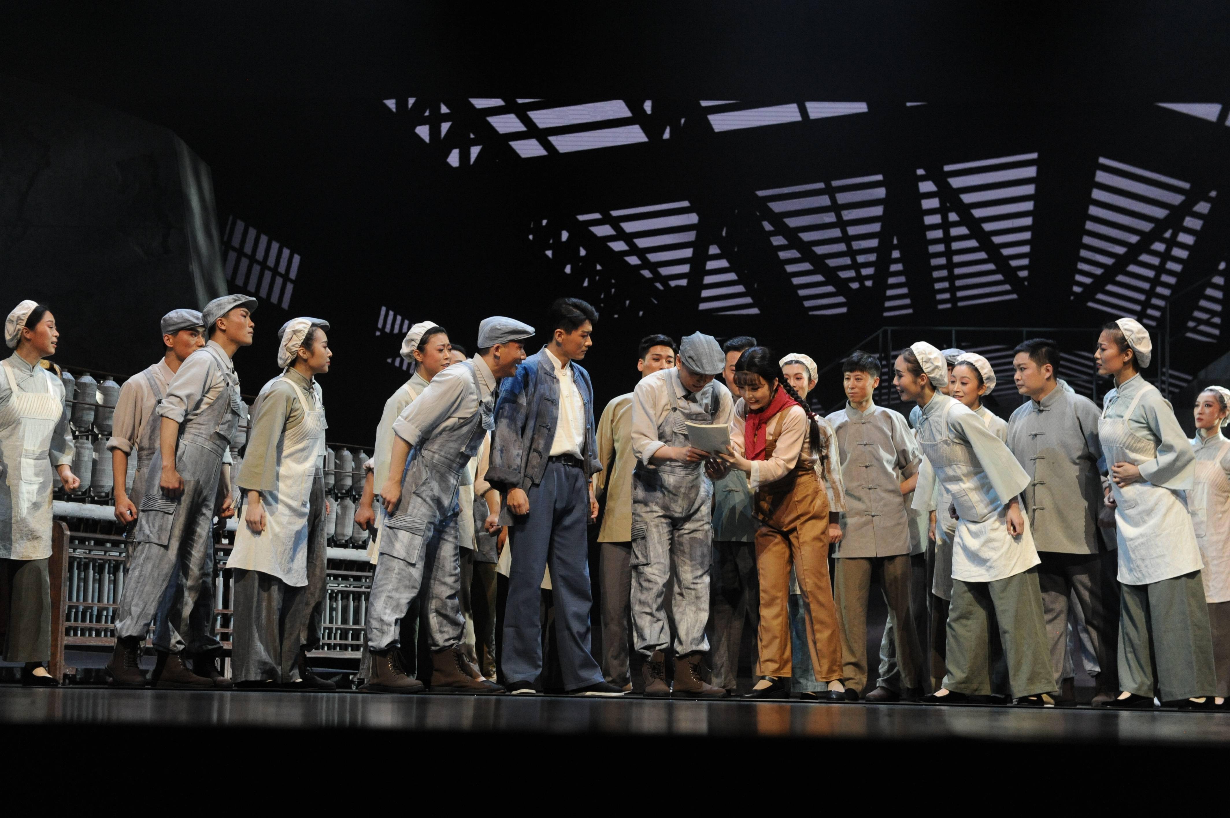 期待明天的轰鸣音乐剧追光者东营雪莲大剧院首演