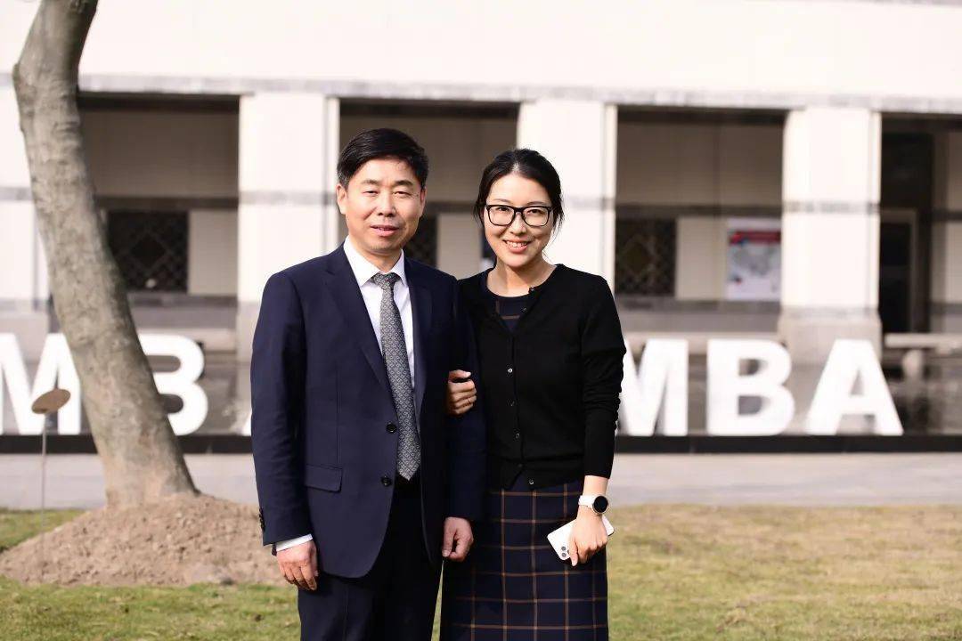 56岁,我成为了女儿的学弟_王沁