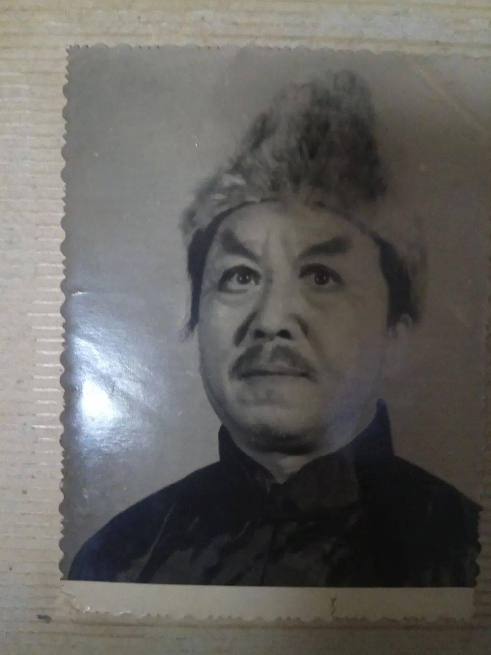 他年轻时的样子可真帅