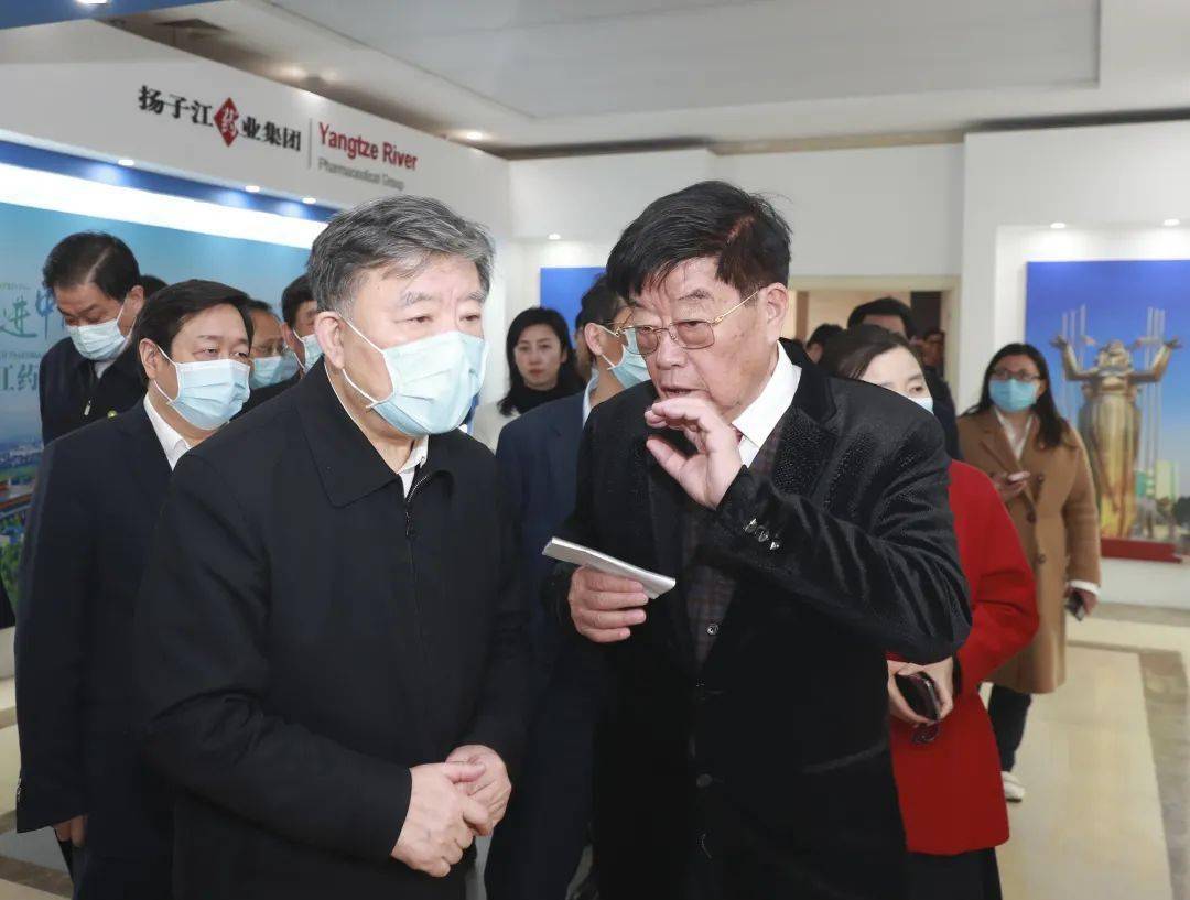 新华日报头版头条聚焦扬子江药业抓质量强特色为中国制造赢得世界赞誉