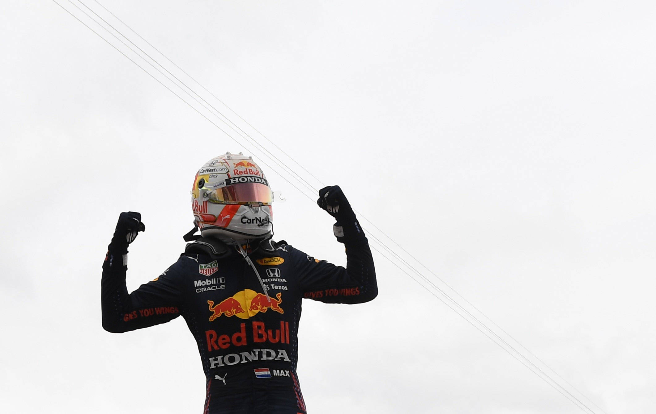 f1法国大奖赛正赛在勒卡斯泰莱结束争夺,红牛车队荷兰车手维斯塔潘