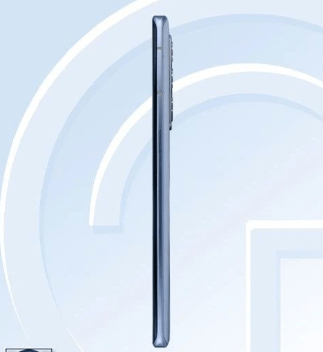 上半年疯狂的新机潮刚过,realme这边又马不停蹄地