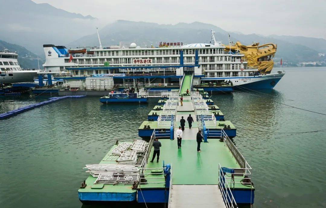 游三峡:白帝城上观夔门_奉节