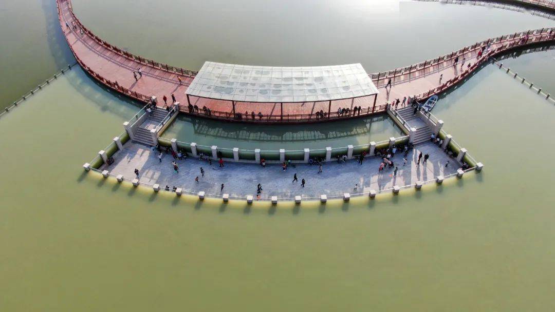 商丘新晋网红打卡地水中走廊