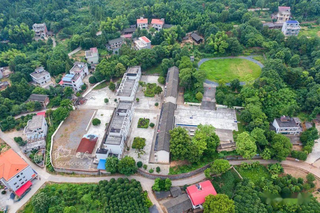 金江小學位於東安縣鹿馬橋鎮石鼓村,金江水庫旁,學校地處邊遠山區學校