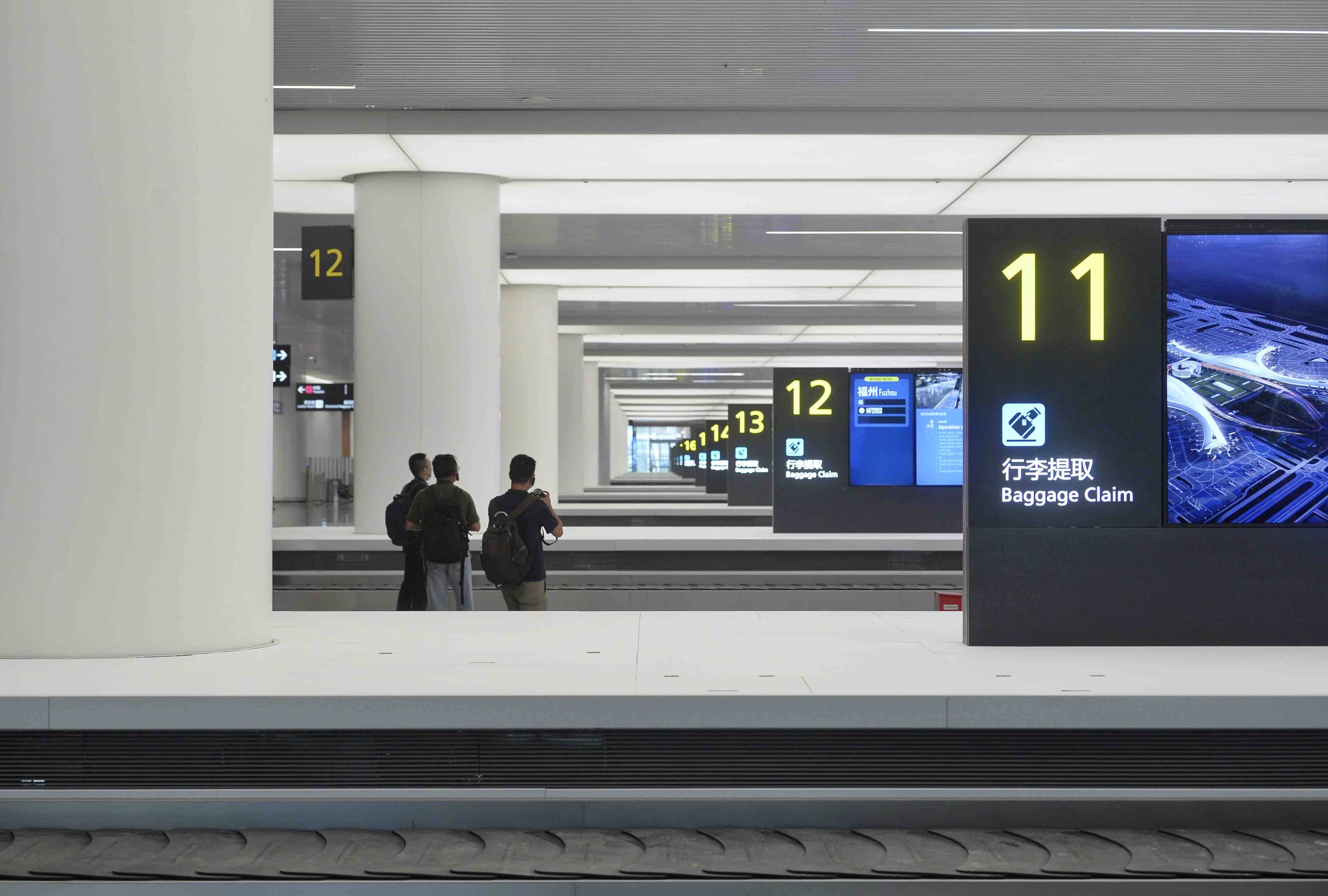 这是6月23日拍摄的成都天府国际机场t2航站楼内的行李提取区.