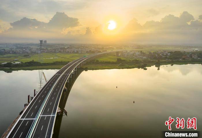 广东汕湛高速吴川支线将通车 促进粤西新空港辐射周边城市