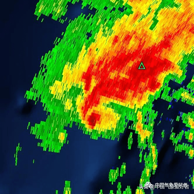 6月22日关岛雷达中的06w,像龙卷风的钩状回波