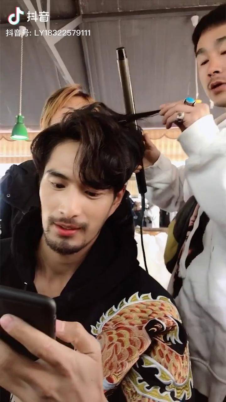 据说大叔是全网最像老许的男人大叔aaben像吗