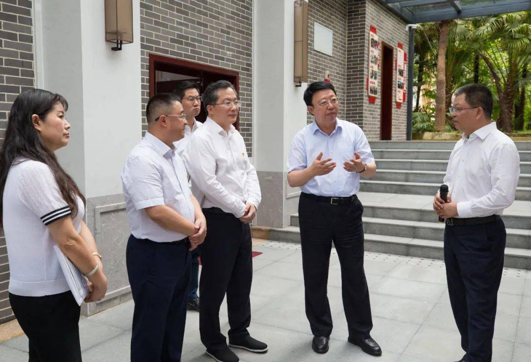 副组长孙瑞标的指示要求,四川小组组长刘志远,副组长刘岱,孙学雷,扫黑