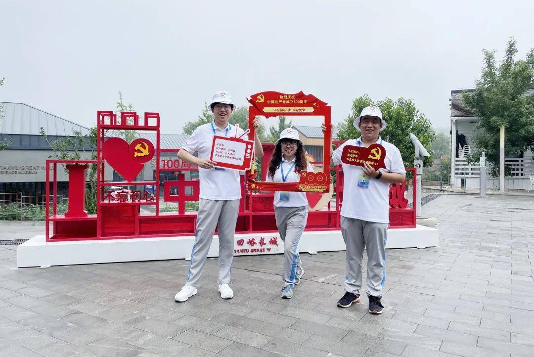 党史知识竞答活动▲"巧编五彩绳,端午送安康"活动主题特色活动除在