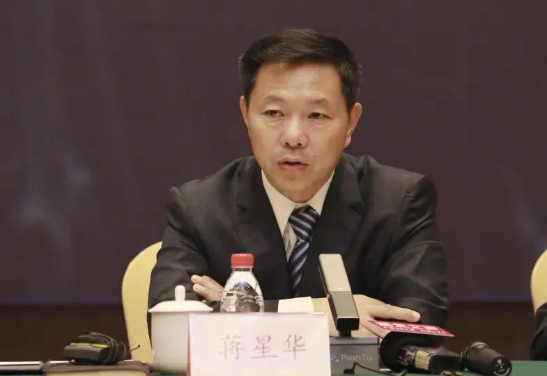 对此问题,省乡村振兴局局长蒋星华作了回答.