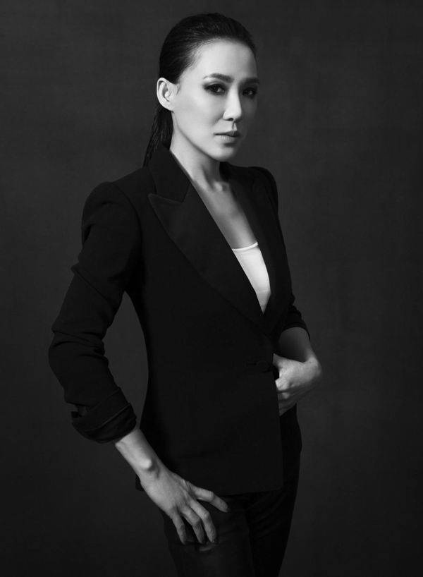 �߽���Щ�鱦���չ,����һ���貵�ʱ��֮��