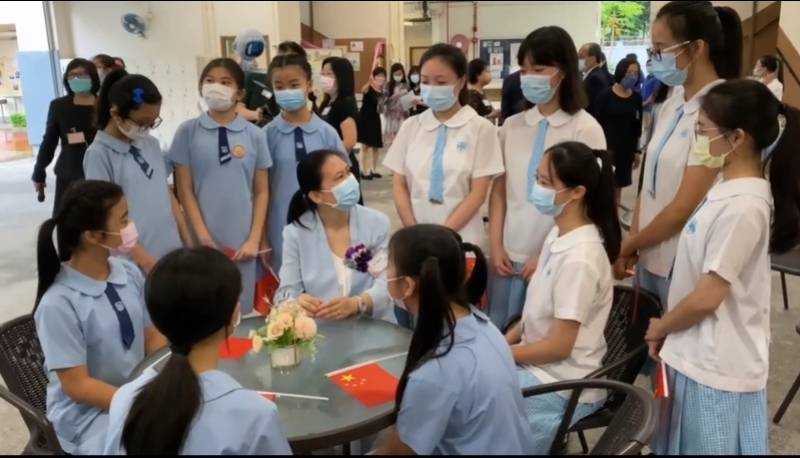 科普|“嫦娥女神”张熇被香港中学生追着要签名 她推荐了科普书目