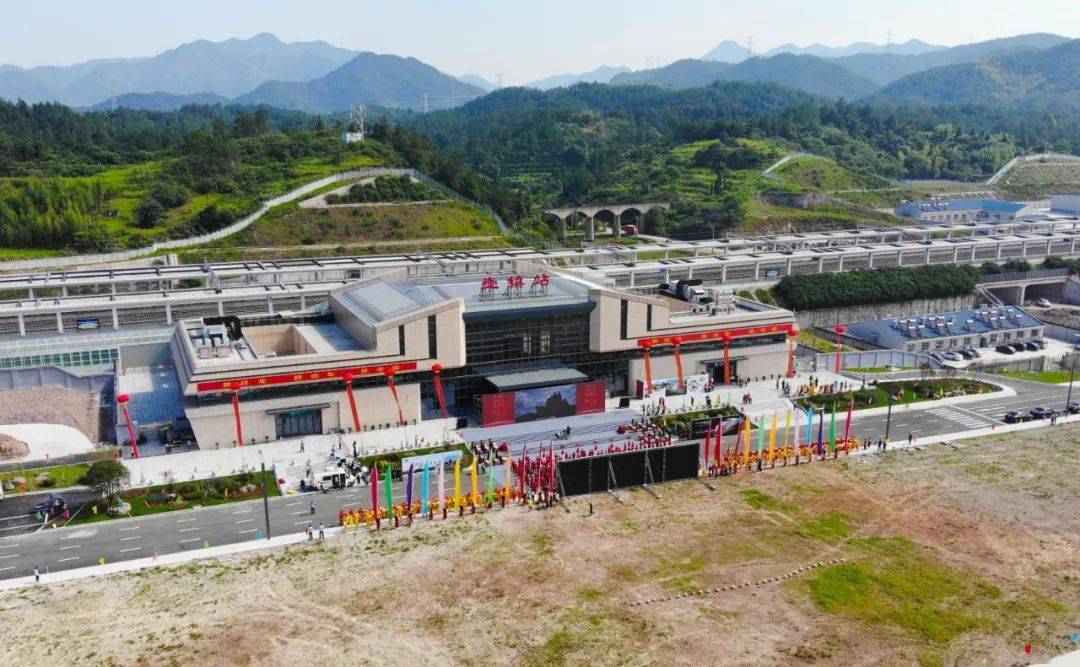 闪亮登场壶镇站今日正式开通大海我们来啦