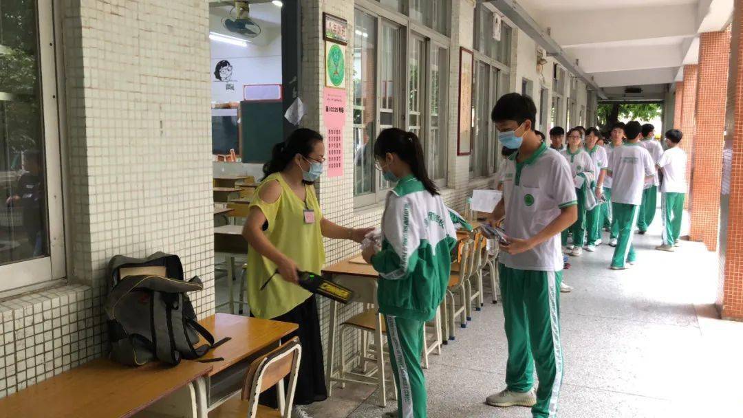 26日上午,普宁30860名学生参加中考