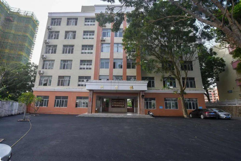 考上清华北大重奖50万!电白一中附属学校2021年秋季复习生招生