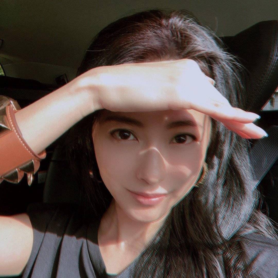 38岁tvb初代四叶草女神近况曝光,嫁大19岁富商,住过亿豪宅_黄婉佩