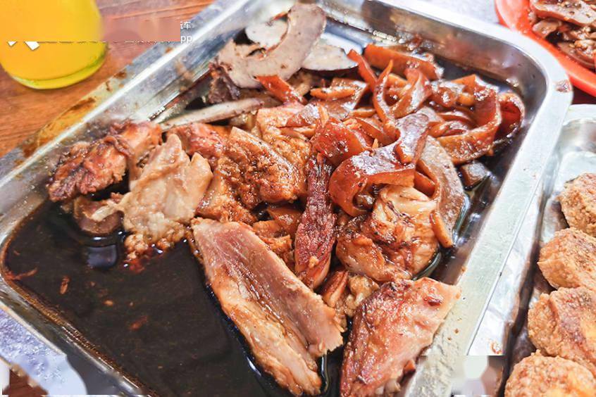 明星们都去的黄寺卤煮我们坐着挎子去探店