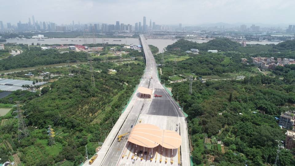 广州市区南下添新通道新化快速路明日通车