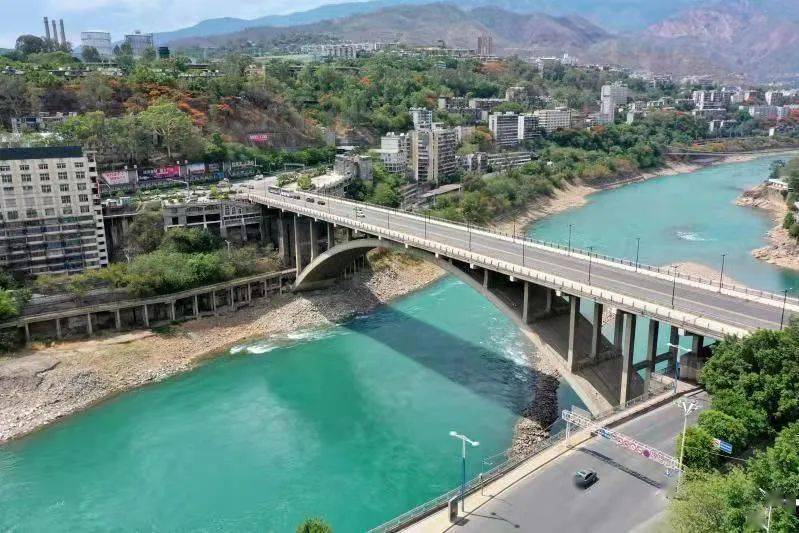 攀枝花初心地标八渡口大桥