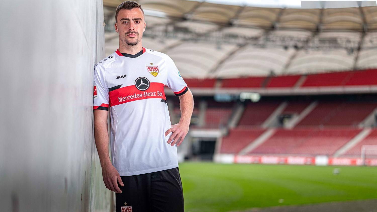 jako发布斯图加特2021/22赛季主场球衣