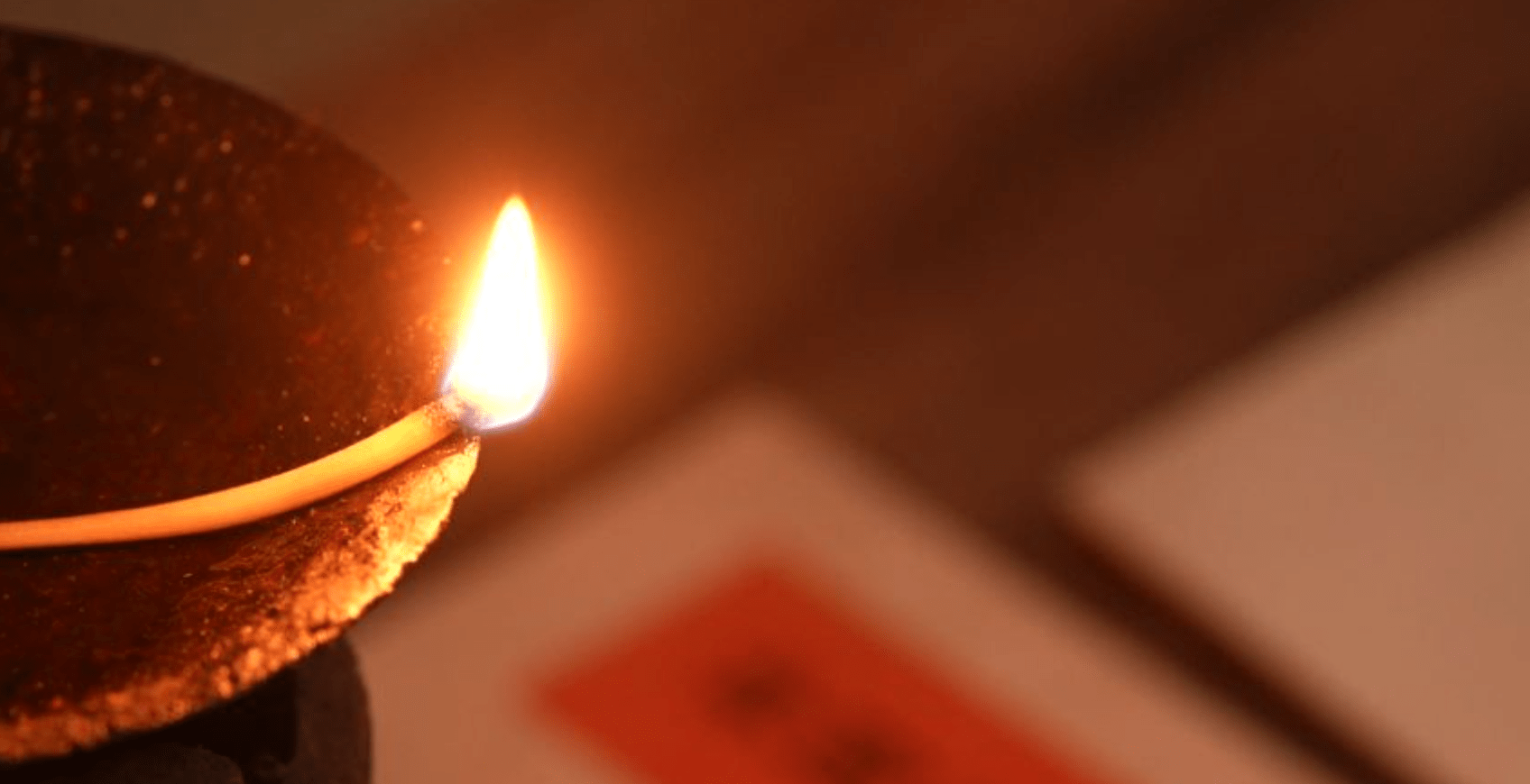 照亮百年一根灯芯点燃革命火种长眠在这片红色的土地上还有3万余名无