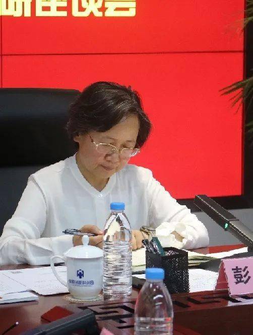 就如何做好新联会下一步工作,彭雁强调,新的社会