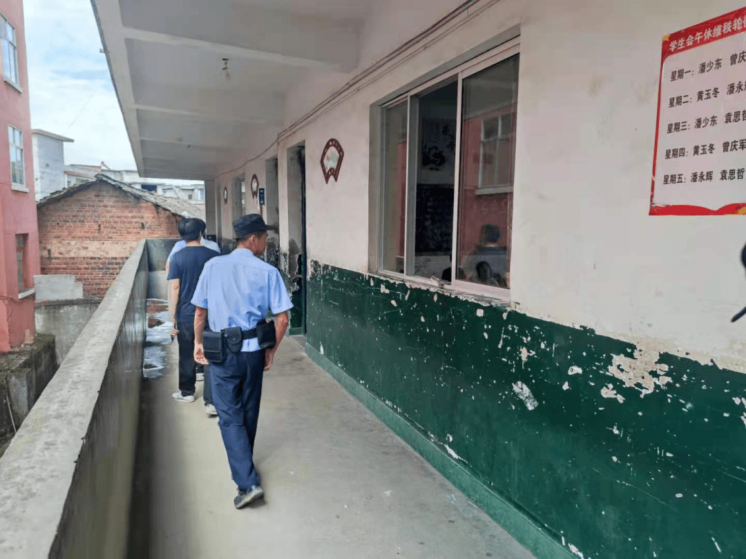 惊宜春某中学考试期间有名女学生突然倒地